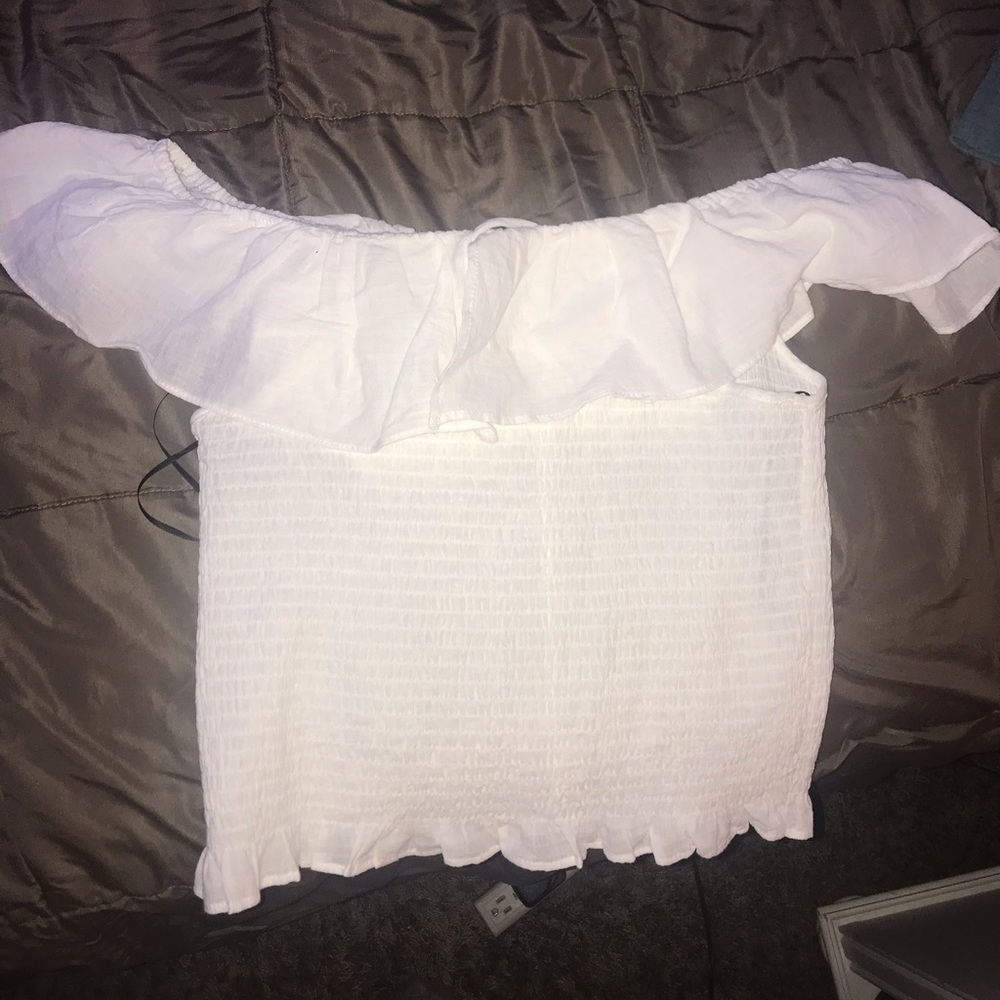 flowy off the shoulder white tillys top ,worn once